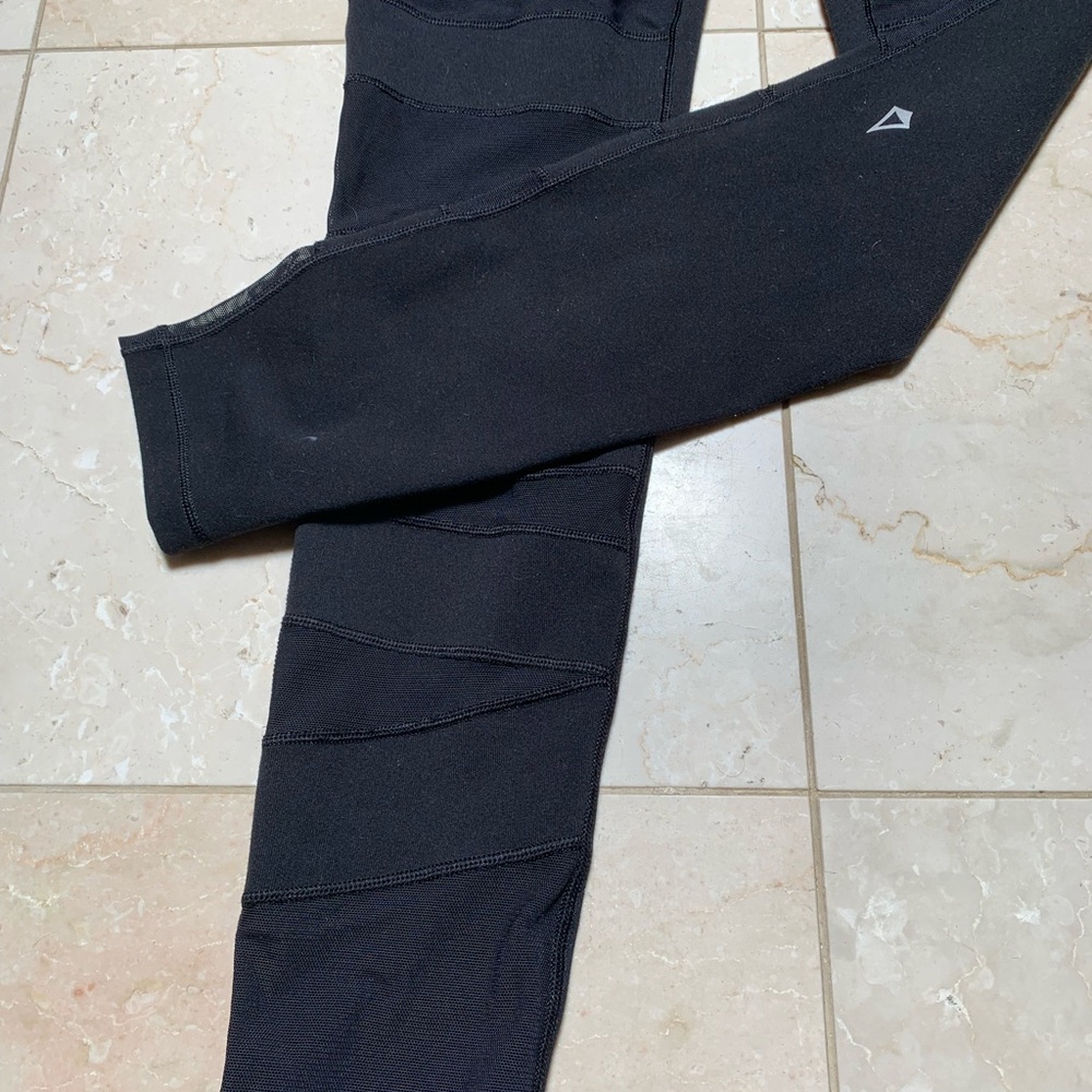 Ivivva girls leggings